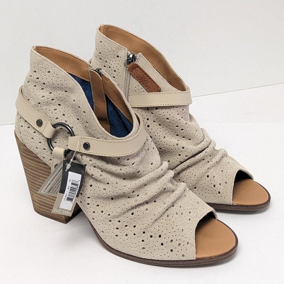 dingo Shoes - Dingo Spurs Ruched Ankle Bootie, Off White, Women's 10 M